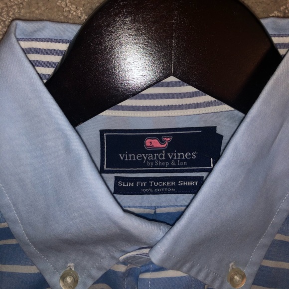 Vineyard vines button down - Picture 2 of 3